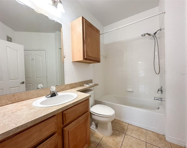 6149 Metrowest Boulevard - Photo Thumbnail 18