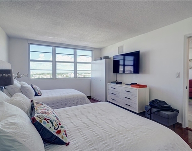 6917 Collins Ave - Photo Thumbnail 9