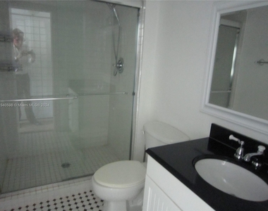 100 Bayview Dr - Photo Thumbnail 6