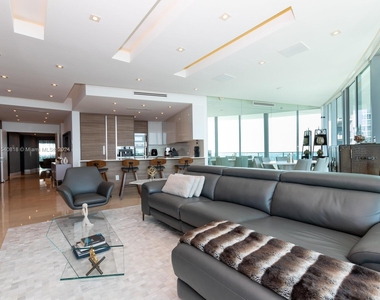 900 Biscayne Blvd - Photo Thumbnail 9