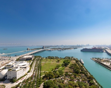 900 Biscayne Blvd - Photo Thumbnail 2