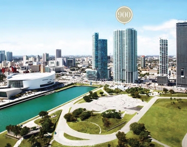 900 Biscayne Blvd - Photo Thumbnail 1