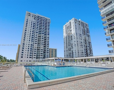 2301 S Ocean Dr - Photo Thumbnail 45