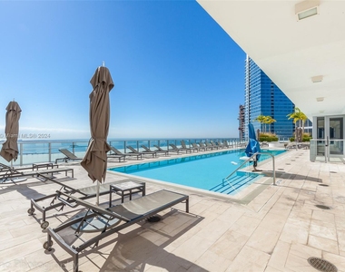 1300 Brickell Bay Dr - Photo Thumbnail 17