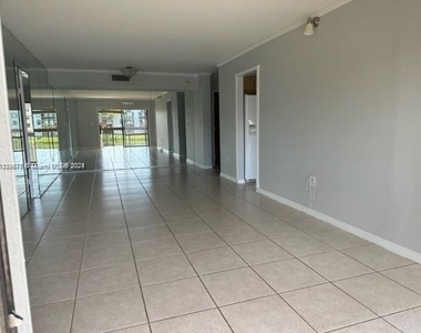1350 Sw 122nd Ave - Photo Thumbnail 5