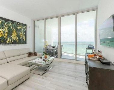 16901 Collins Ave - Photo Thumbnail 1