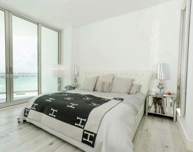 16901 Collins Ave - Photo Thumbnail 3