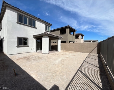 11683 Desert Hollow Avenue - Photo Thumbnail 17