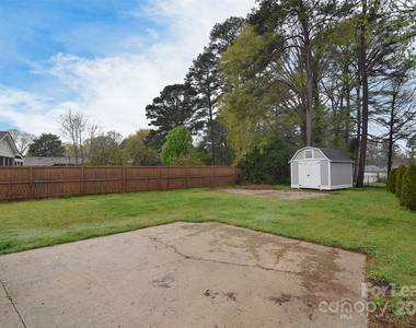 5525 Kerry Lane - Photo Thumbnail 26