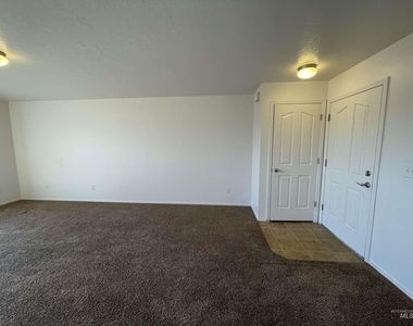 2935 W Marbeth Ct. - Photo Thumbnail 2