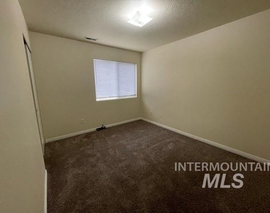 1445 W Bonneville Cir 103 - Photo Thumbnail 6