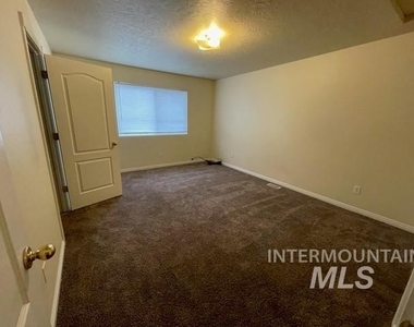 1445 W Bonneville Cir 103 - Photo Thumbnail 5