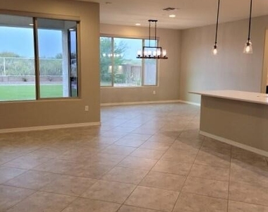 5995 S Hoptree Place - Photo Thumbnail 9