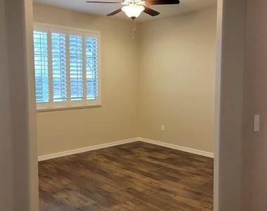 5995 S Hoptree Place - Photo Thumbnail 11