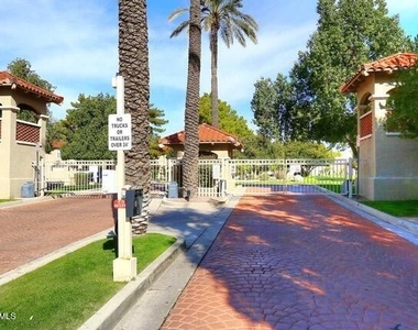 8300 E Via De Ventura -- - Photo Thumbnail 34