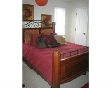 561 Rankin Street Ne - Photo Thumbnail 5