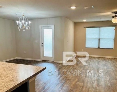 1526 Majesty Loop - Photo Thumbnail 9