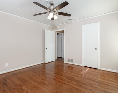 9306 Forest Hills Boulevard - Photo Thumbnail 21