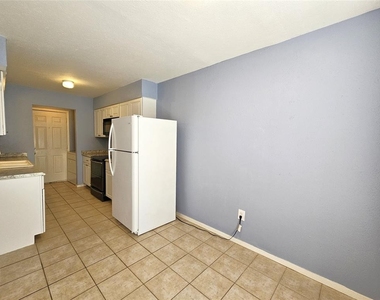 2208 Statler Drive - Photo Thumbnail 13