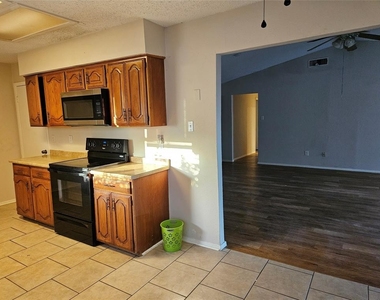 710 Torrance Drive - Photo Thumbnail 2