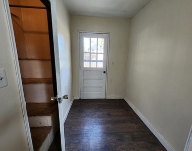 824 Blackford Avenue - Photo Thumbnail 1