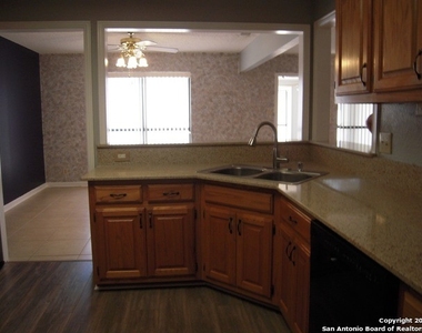 5804 Grandwood Dr - Photo Thumbnail 6