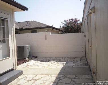 5804 Grandwood Dr - Photo Thumbnail 23