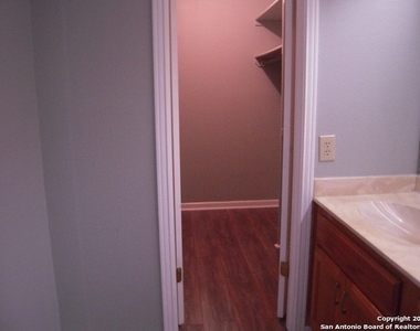 5804 Grandwood Dr - Photo Thumbnail 12