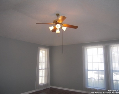 5804 Grandwood Dr - Photo Thumbnail 10