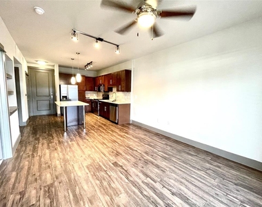 2910 Milam Street - Photo Thumbnail 9