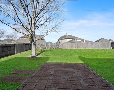 6123 Baron Hill Lane - Photo Thumbnail 15