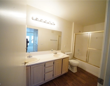 5710 E Tropicana Avenue - Photo Thumbnail 11