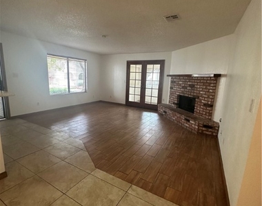 1402 Santa Margarita Street - Photo Thumbnail 10