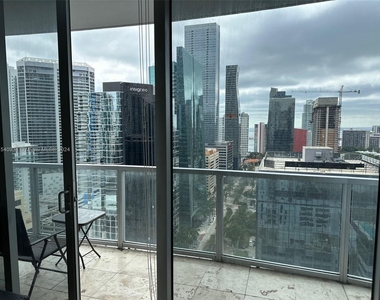 1060 Brickell Ave - Photo Thumbnail 1