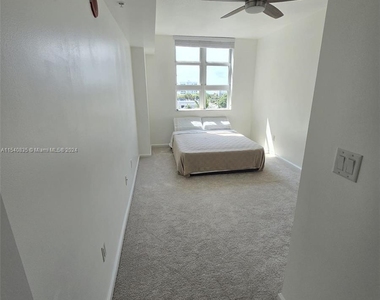 403 S Sapodilla Ave - Photo Thumbnail 9