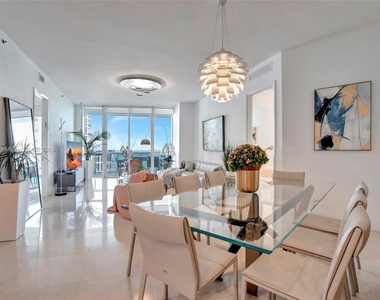 15811 Collins Ave - Photo Thumbnail 9