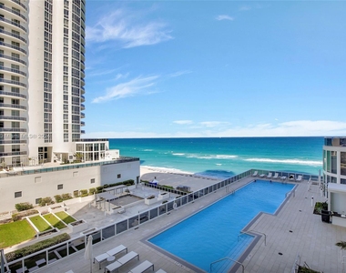 15811 Collins Ave - Photo Thumbnail 2