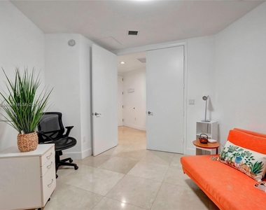 15811 Collins Ave - Photo Thumbnail 31