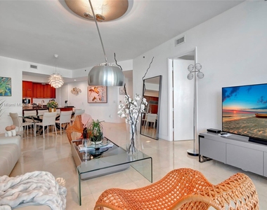 15811 Collins Ave - Photo Thumbnail 7