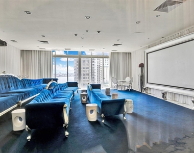 465 Brickell Ave - Photo Thumbnail 9