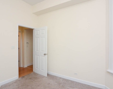 2134 W. Concord Place, Unit R-4 - Photo Thumbnail 11