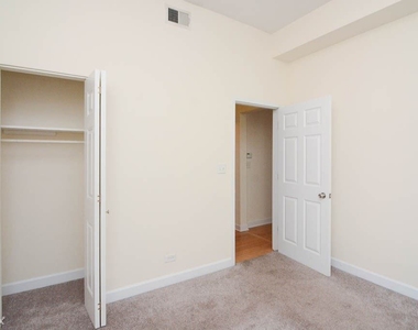 2134 W. Concord Place, Unit R-4 - Photo Thumbnail 13