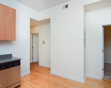 2134 W. Concord Place, Unit R-7 - Photo Thumbnail 4