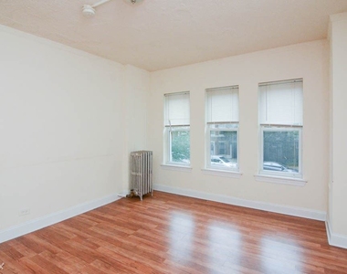 5417 N. Kenmore, Unit A102 - Photo Thumbnail 7