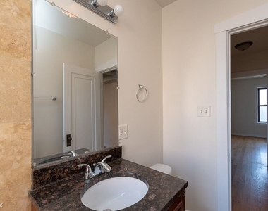 3323 N. Lakewood, Unit 5 - Photo Thumbnail 16