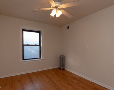 3323 N. Lakewood, Unit 8 - Photo Thumbnail 11