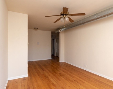 3323 N. Lakewood, Unit 8 - Photo Thumbnail 10