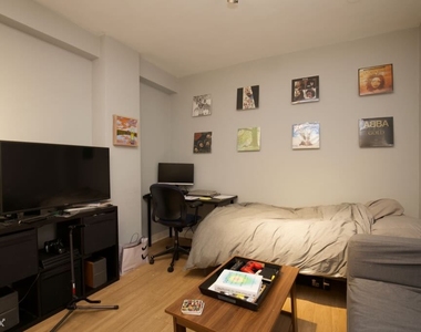 511 W. Belmont, Unit 63-b - Photo Thumbnail 9