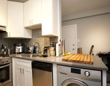 511 W. Belmont, Unit 63-b - Photo Thumbnail 4