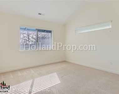 12838 Nw Clement Ln - Photo Thumbnail 16